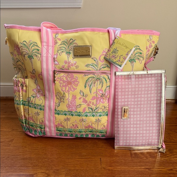 Lilly Pulitzer Handbags - NWT Lilly Pulitzer Tropical Oasis Large Cooler Bag Canvas Tote w/ Matching Pouch